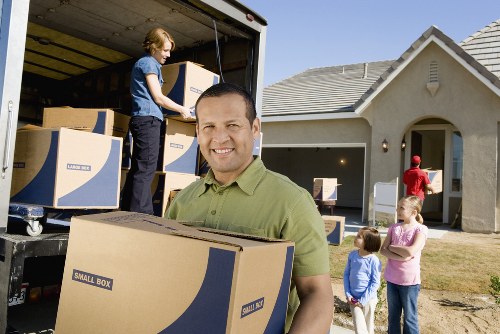 People using self storage in Harrow on the Hill for moving and organization